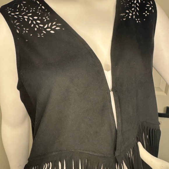 Idyllwind Black Sleeveless Fringe Top Western Style Size Medium - Picture 6 of 15